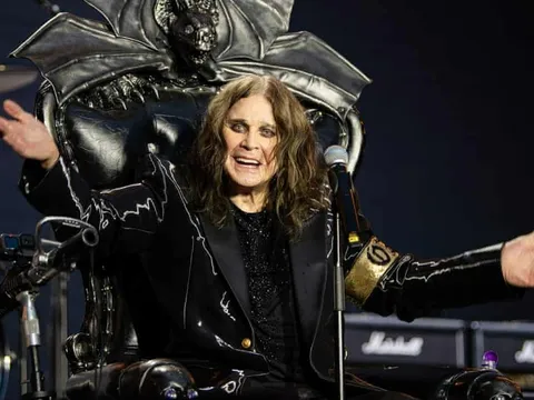 Huyền thoại nhạc rock Ozzy Osbourne qua đời ở tuổi 76: Một đời nổi loạn, một di sản bất tử