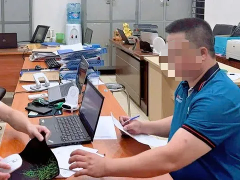 Hé lộ danh tính người đàn ông rút chìa khóa xe khách rồi bỏ đi, gây náo loạn trên đường Vành đai 3