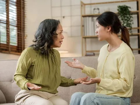 Chồng ngoại tình, trả tôi về "nơi sản xuất", nhưng cú sốc thật sự lại đến từ chính mẹ tôi