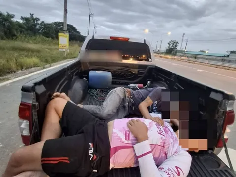 Hú vía phát hiện 3 "xác người" trên đường, cảnh sát tức tốc đến nơi mới vỡ lẽ