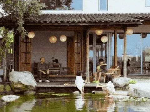 Bỏ phố về quê với 50 tỷ đồng, vợ chồng sống đời thong dong bên ruộng vườn sông nước hơn 2.000m2: "Rất đáng giá!"