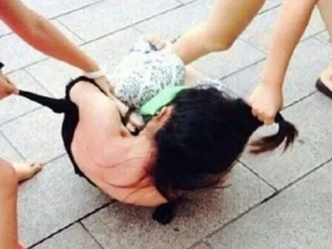 Tôi định đánh ghen, nhưng vừa thấy mặt “tiểu tam” đã nghẹn họng vì điều này