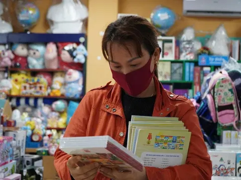 Sách giáo khoa số hóa: Cứu cánh cho mùa tựu trường khỏi cơn “khát sách”?