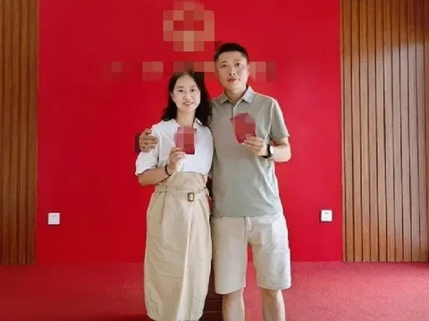 Vượt qua giây phút sinh tử trên cao tốc, chàng trai quay sang hỏi một câu khiến bạn gái gật đầu ngay lập tức, quyết định nắm tay nhau suốt đời