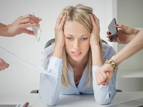 Khi deadline, KPI và những cuộc họp trở thành nỗi ám ảnh: Gen Z mất ngủ, sợ hãi khi phải thức dậy, kiệt quệ cả tinh thần lẫn thể xác
