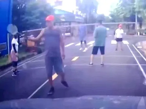 Trận đánh cầu lông "trị giá" 225.000 đồng vì cố chiếm lòng đường, 3 người đàn ông "ngông cuồng" là ai?