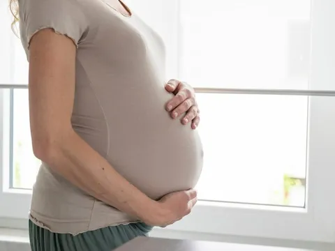 Người phụ nữ khiến dư luận rúng động khi sinh liền 3 con trong 4 năm, tất cả chỉ để "né" một bản án tù 5 năm