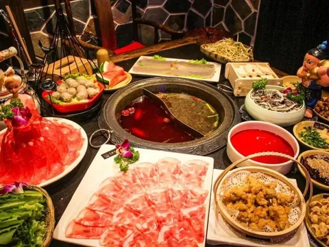 Đăng bài chê nhà hàng lẩu trên Facebook, người đàn ông bất ngờ bị kiện, đòi bồi thường hơn 1,8 tỷ đồng