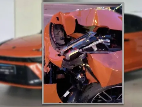 Vi vu trên xe mới, người đàn ông bất ngờ tông thẳng vào chiếc Maserati 3,7 tỷ đồng, bảo hiểm từ chối vì lý do này khiến tài xế suy sụp