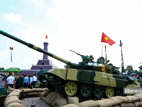 Ngắm dàn khí tài “khủng” tại Triển lãm thành tựu đất nước