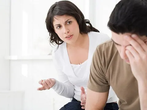 Tôi đã cố mạnh mẽ sau ly hôn, cho đến ngày thấy “tiểu tam” hạnh phúc khoe con trên mạng xã hội
