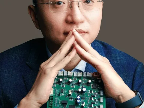 Bỏ ghế sếp lương khủng để làm robot... xào rau, giám đốc công nghệ khiến cả ngành ẩm thực ngỡ ngàng