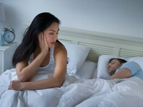 Sau hôn nhân, chồng lạnh nhạt chuyện chăn gối khiến tôi dằn vặt từng ngày, thấy mình cô đơn ngay trong chính mái ấm gia đình này
