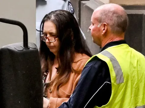 Nấu bò Wellington bằng nấm độc mời gia đình chồng, "ác phụ" 50 tuổi khiến 3 người tử vong và phải trả giá đắt