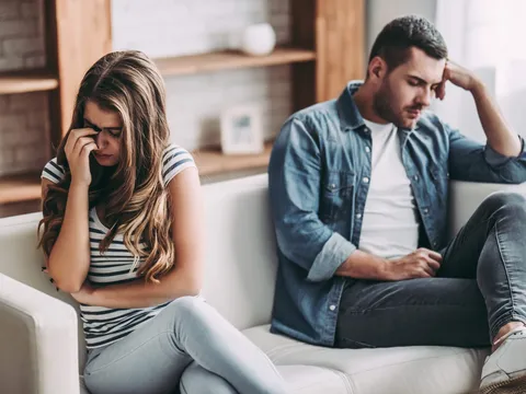 Bé trai hơn 1 tuổi chưa có giấy khai sinh, cha mẹ ly hôn chỉ vì chuyện... đặt tên cho con