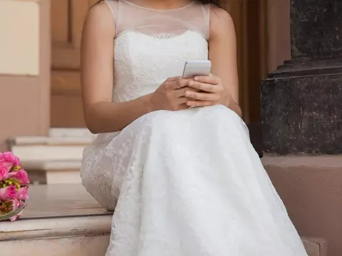 Bạn thân làm phù dâu nhưng lại “mất tích” 10 ngày trước lễ cưới, đăng bức ảnh này lên MXH khiến cô dâu vừa hoảng loạn vừa ê chề