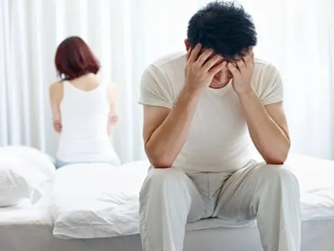 Nghe lén cuộc trò chuyện của vợ, tôi chết lặng khi phát hiện bí mật về đứa con trai mình yêu thương suốt 5 năm qua