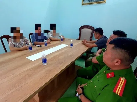 Nam sinh tự nhốt mình trong khách sạn, gào thét cầu cứu, đòi người nhà chuyển 450 triệu vì bị công an giả thao túng tâm lý