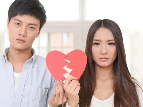 Phát hiện vợ mang bầu khi đi công tác, tôi ly hôn trong giận dữ để rồi nhận bài học nhớ đời