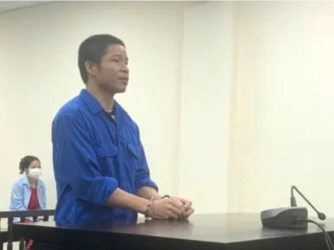 Đòi 1 tỷ đồng bất thành, người đàn ông cầm dao đâm bạn gái cũ giữa quán cà phê