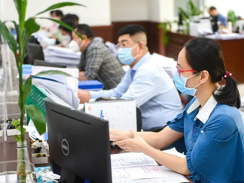 Lưu ý: Công chức có thể làm thêm "nghề tay trái" để tăng thu nhập, nhưng những ngành nghề này thì bị cấm tuyệt đối