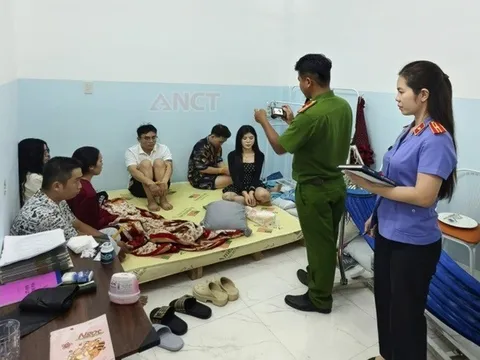 Bắt quả tang 9 “trai xinh, gái đẹp” đang "làm điều mờ ám" trong căn nhà kín cửa
