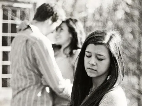 Cô gái 18 tuổi phát hiện bạn trai đã có vợ, nhắn “đừng bao giờ gặp lại” trước khi gieo mình xuống sông tự vẫn