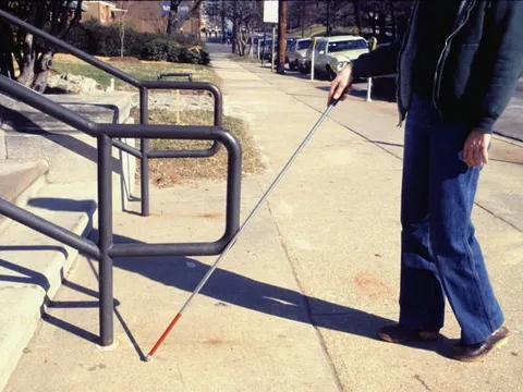 Giả mù hơn nửa thế kỷ để nhận trợ cấp tiền tỷ, cụ ông khiến cả nước sửng sốt