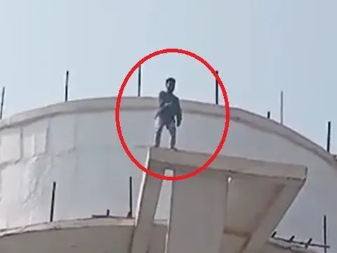 Camera ghi lại khoảnh khắc đau lòng: Phát hiện bạn gái sắp cưới người khác, nam thanh niên tự kết liễu ngay trước mặt người thân