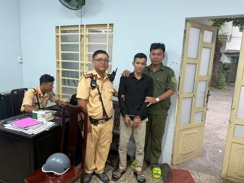 Bắt Đinh Công Hùng