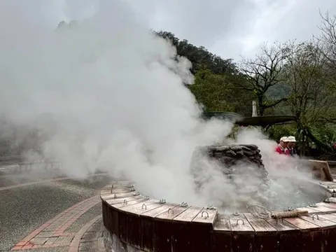 Vệ sinh hồ nước nóng, hai công nhân thiệt mạng chỉ vì lý do này