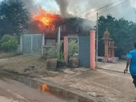 Tự đốt nhà mình, người đàn ông 73 tuổi tử vong thương tâm, cháu trai bật khóc kể lại điều này