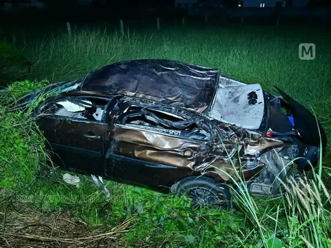 Tránh lợn thả rông trên đường, ô tô lao thẳng xuống ruộng khiến 3 người không qua khỏi