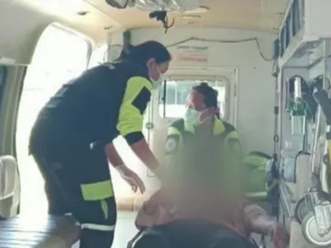 Tụt quần bạn giữa lớp, nam sinh bị tấn công bằng dao rọc giấy, phải khâu 50 mũi