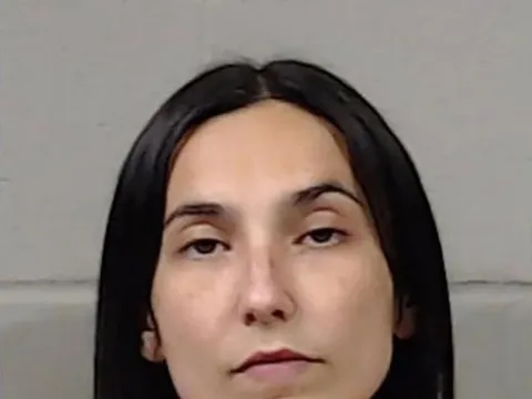 Nữ giáo viên bị bắt vì quan hệ với học sinh, hé lộ lời "đường mật" trong bức thư tình