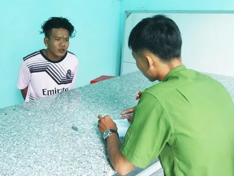 Tạm giữ Chau Sóc Kia