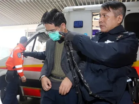 Vợ đệ đơn ly hôn, chồng nổi cơn thịnh nộ gây thảm án kép khiến cả thành phố bàng hoàng