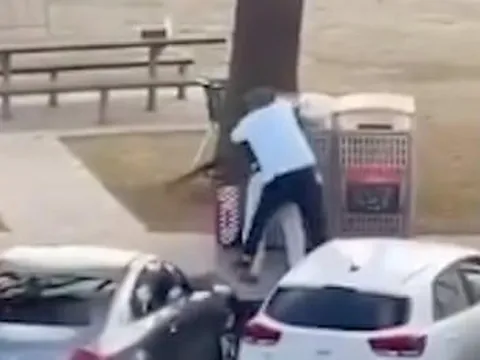 Ít nhất 11 người chết trong vụ xả súng, người dân dũng cảm lao đến khống chế nghi phạm