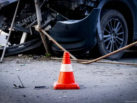 Xe tải tông 4 người đi bộ tử vong