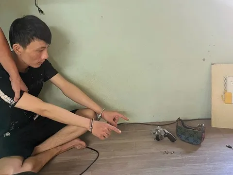 Bắt quả tang Võ Vĩnh Thắng tàng trữ ma túy, thủ súng phòng thân