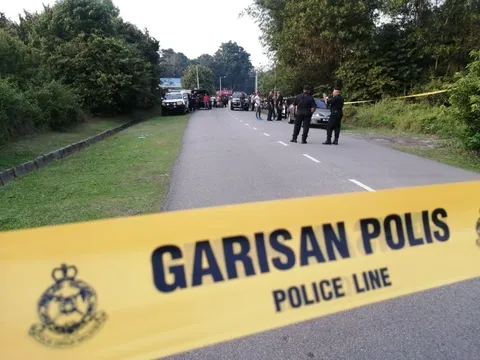 Lùi xe ô tô, cha mất con gái 2 tuổi trong bi kịch