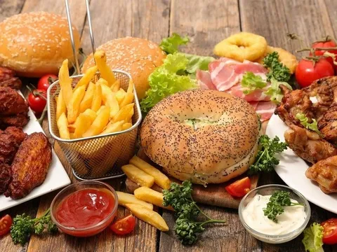 Những loại thực phẩm này có thể gây hại cho gan chẳng kém gì rượu bia, ai cũng cần biết