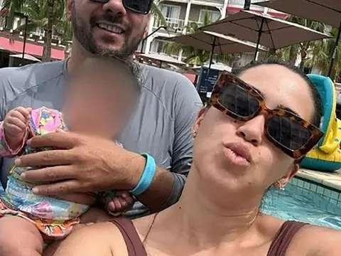 Thi ăn dưa hấu không dùng tay, nam du khách bất ngờ tử vong