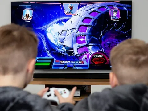 Cậu bé 13 tuổi bỏ học để... chơi game: Quyết định của cha mẹ gây tranh cãi dữ dội