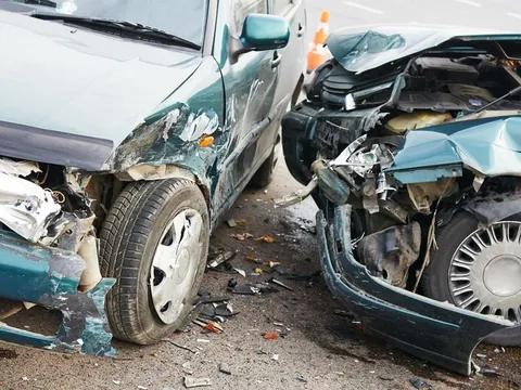 Ô tô mất lái lao thẳng vào nhóm công nhân nữ đang nghỉ trưa khiến 5 người tử vong thương tâm