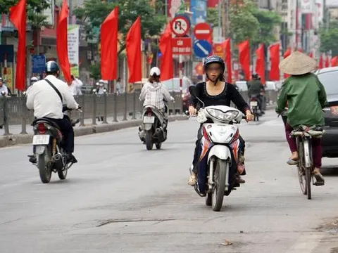 Theo quy định mới, ô tô và xe máy đi ngược chiều bị phạt bao nhiêu tiền?