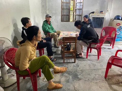 Phát hiện, xử lý nhóm đối tượng đánh "phỏm" tại nhà dân