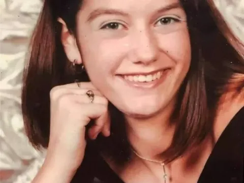 Vụ án bí ẩn bị che giấu suốt gần 20 năm và bước ngoặt từ loạt podcast