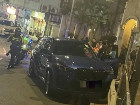 Cha bất tỉnh, bé trai 11 tuổi nỗ lực cầm lái cứu nguy, ngăn tai nạn nghiêm trọng