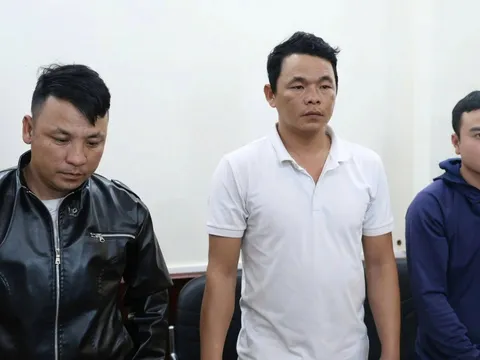 Khởi tố 3 đối tượng lập bãi đổ 450 tấn chất thải xây dựng trái phép